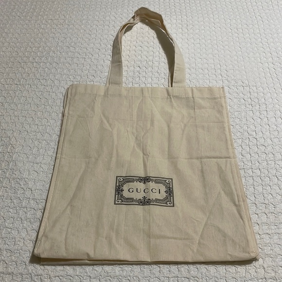 Gucci tote or shopping bag 💯 % authentic came with my Gucci purchased - Picture 1 of 5